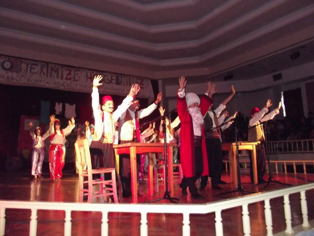 Fevzipaşa Mahalle Meclisi'nden dans, müzik ve tiyatro