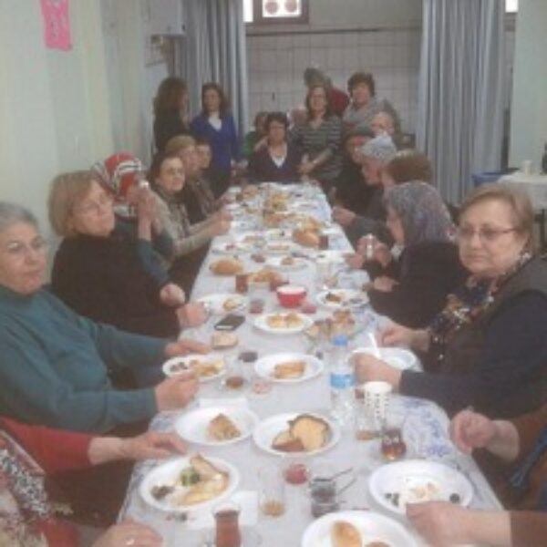 Esenlerdeki Yaşlılar Unutulmadı