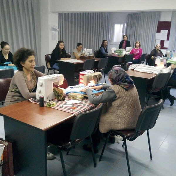 El Sanatları ve Makine nakışları kursu devam ediyor