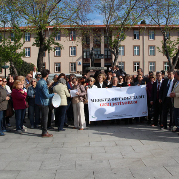 Verilen Sözleri Unutmadık Takipçisiyiz