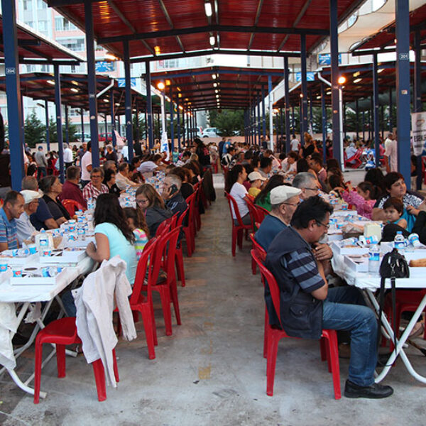 Esenler Mahallesi sakinleri iftarda buluştu