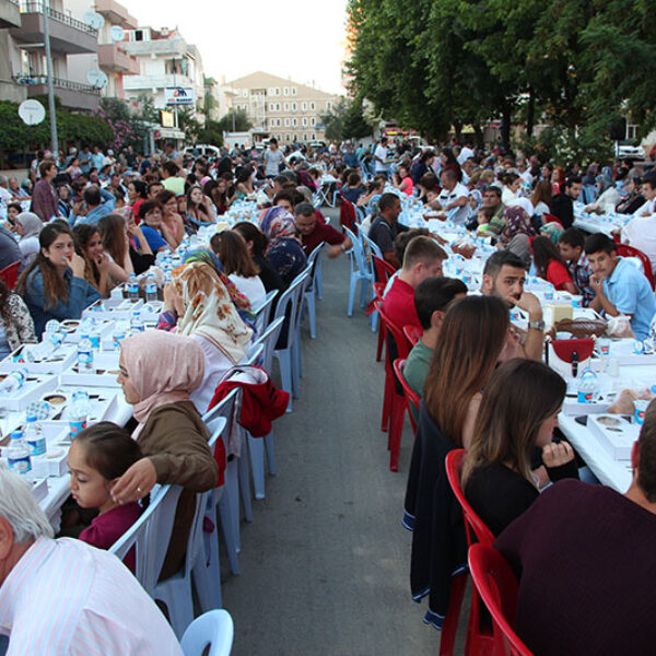 İftar Sofrası İsmetpaşa Mahallesinde kuruldu