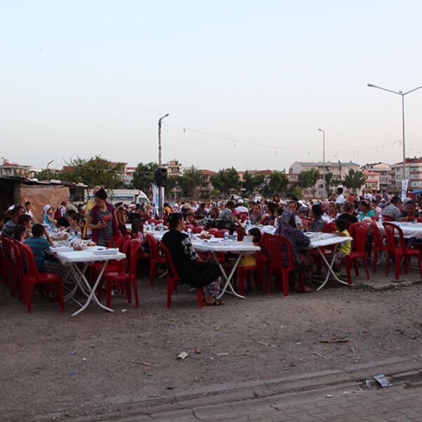 Fevzipaşa Mahallesi iftarda buluştu