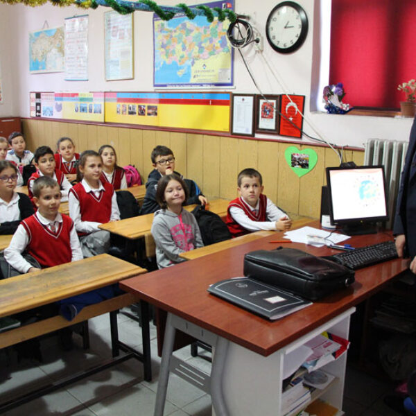 İstiklal İlkokulunda Çocuk Hakları semineri
