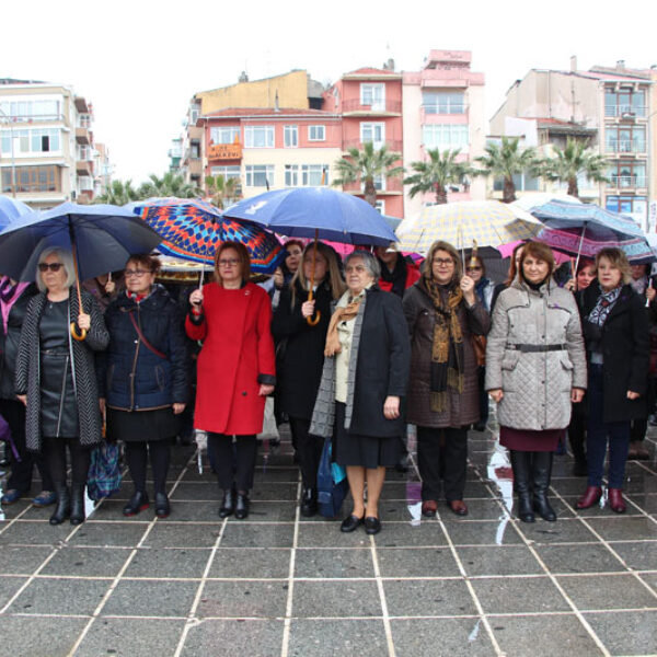 Kadın sorunları diğer toplumsal sorunlardan ayrı tutulamaz