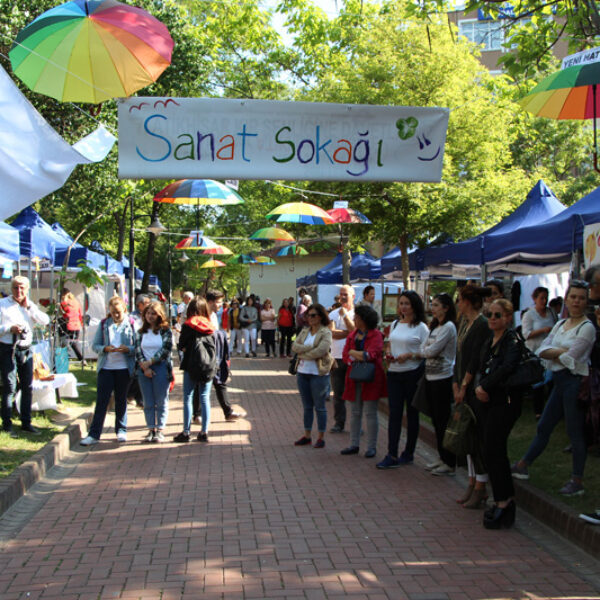 2. Sanat Sokakta buluşması başladı