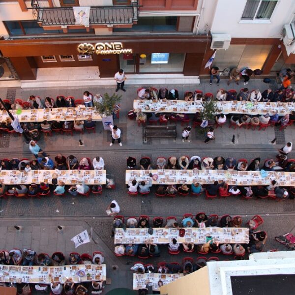 Kemalpaşa Mahallesi sakinleri iftarda buluştu