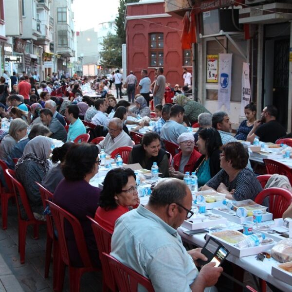Namık Kemal Mahalle İftarı yapıldı
