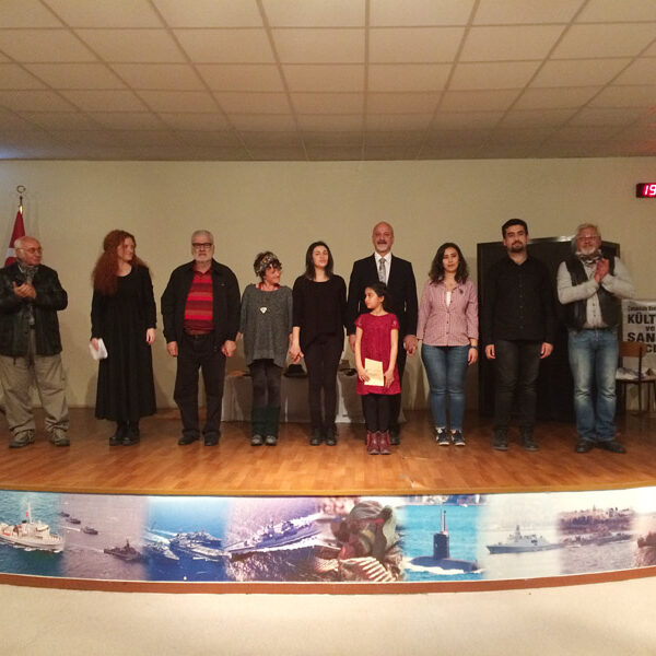 Seyirci sahnede yerini aldı